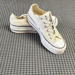 Converse Chuck Taylor White Platforms. Low Top